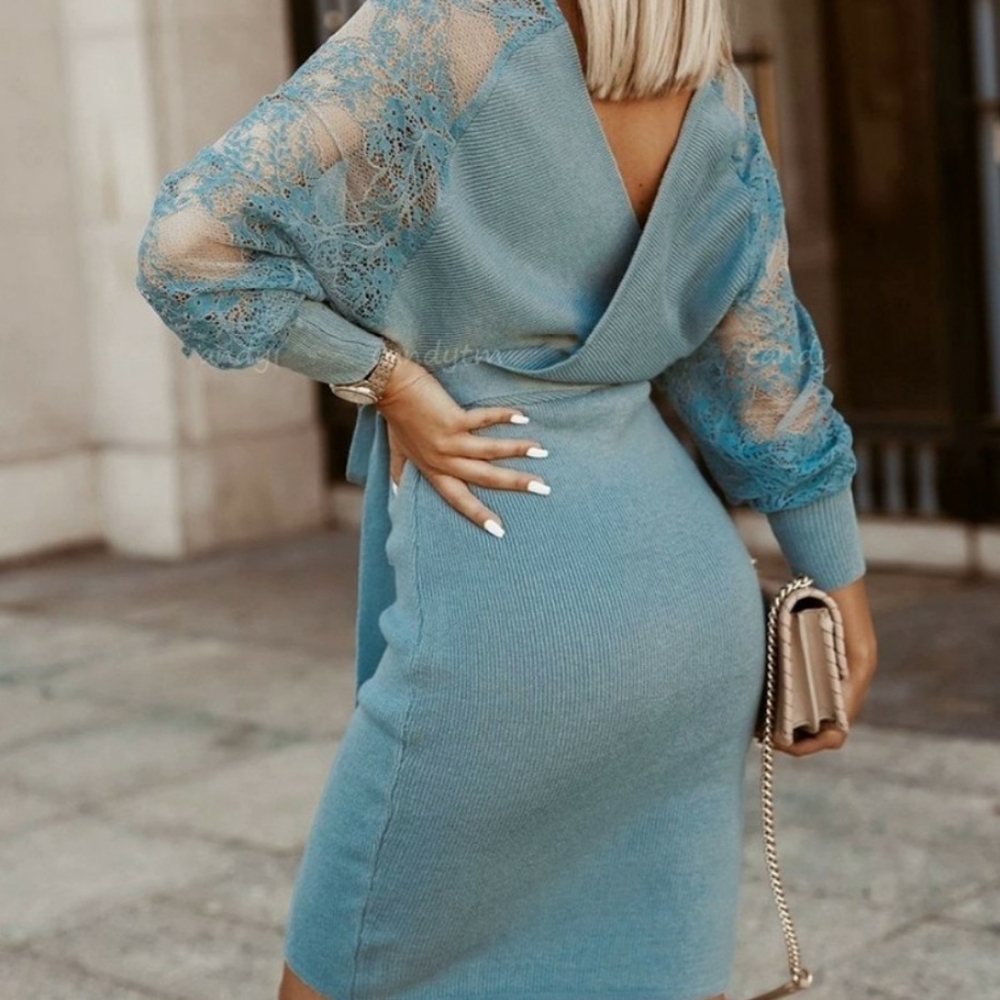 NWOT💥HOST PICK💥Blue Crochet Lace fitted Dress